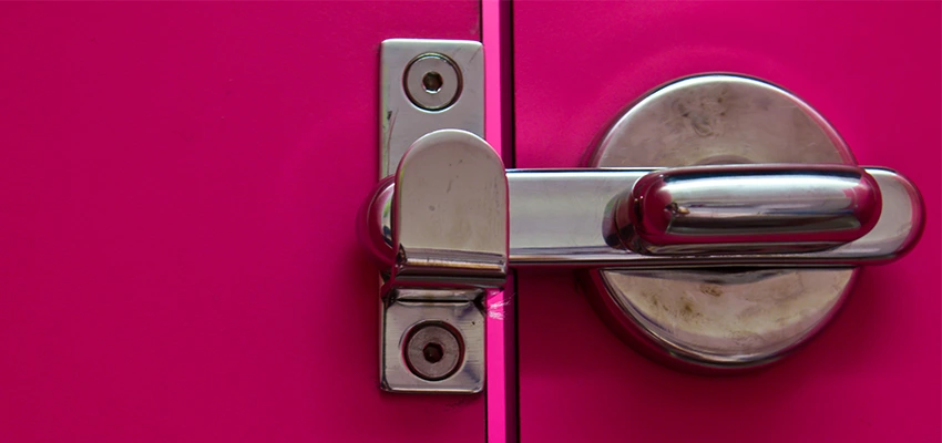 Childproof Gate Lock in Kingsburg, California