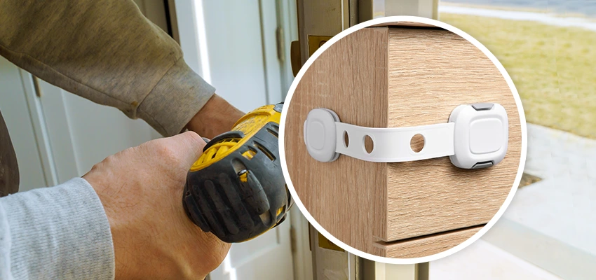 Childproof Sliding Door Locks in Kingsburg, CA